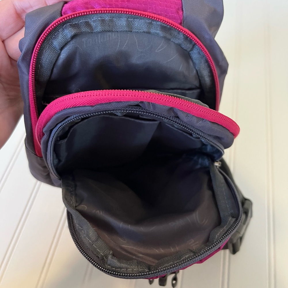 TANLUHU Sling Backpack Crossbody Hiking Travel Bag Deep Pink & Gray - Picture 4 of 4